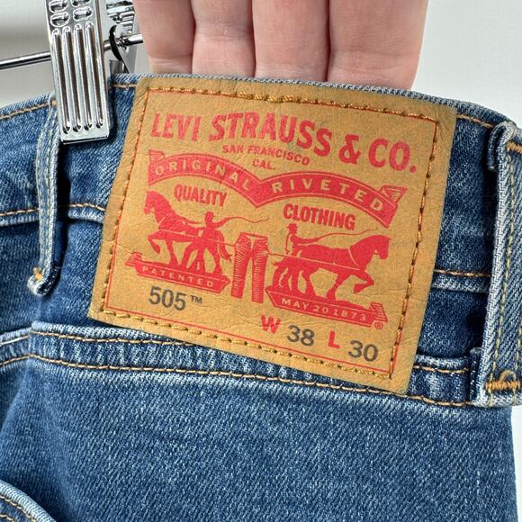 Levi's 505 Jeans Mens 38x30 ACTUAL Regular Fit Straight Leg Blue Denim - Picture 4 of 10